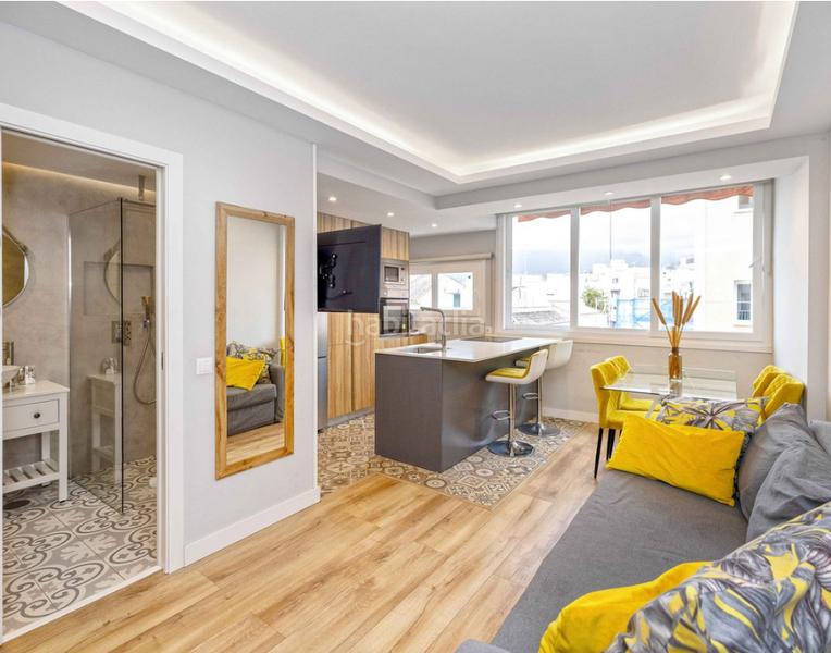 Foto 735ddc8c-8948-4ad9-920a-d13a398498eb. Appartamento con camino in puerto de Estepona Estepona