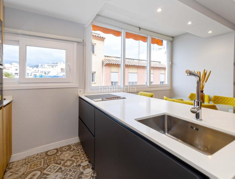 Foto 870e3cbf-4b48-4799-be9d-4202d3873cee. Appartamento con camino in puerto de Estepona Estepona