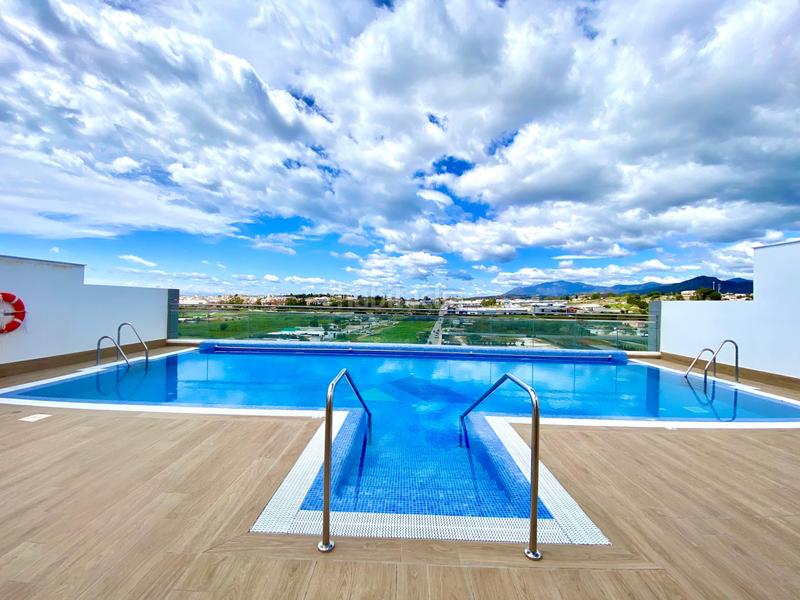 Foto 50cca4bc-8a2b-42f4-a943-5ea0e32bda05. Piso penthouse with sea views in nueva andalucia en Marbella