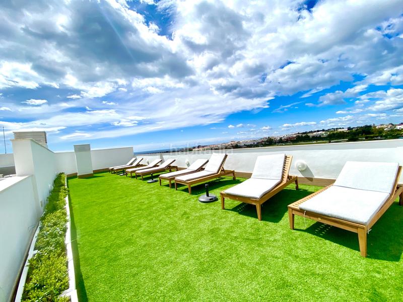 Foto 95cf0b51-d08f-4838-822a-9b7d049e9a63. Piso penthouse with sea views in nueva andalucia en Marbella