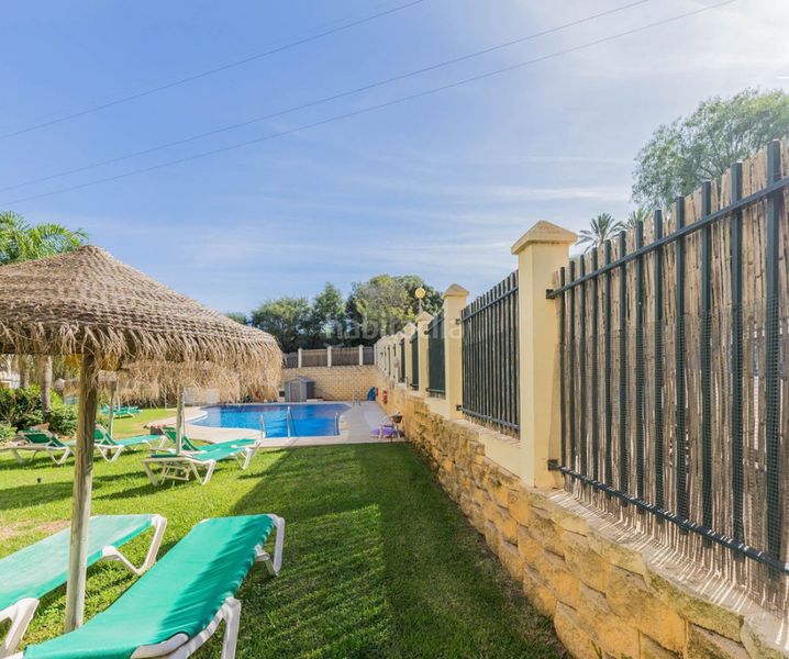 Foto 1bfa2a89-7f4d-4091-8a6f-2a59ef0d0991. Pis amb xemeneia piscina a Riviera del Sol Mijas