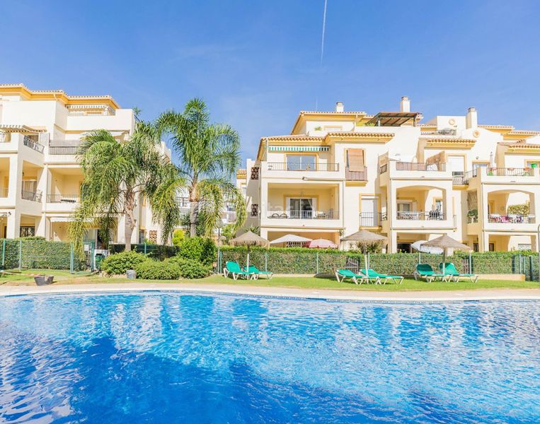 Foto b1b2fdb1-faa5-485e-9859-43c82820488c. Pis amb xemeneia piscina a Riviera del Sol Mijas
