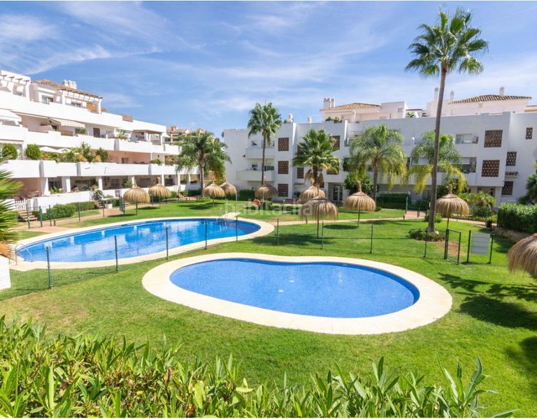 Foto 565cb093-4be3-4f5b-b0c3-d9b51d8b2e7b. Pis amb xemeneia aparcament piscina a Villacana - Costalita - Saladillo Estepona
