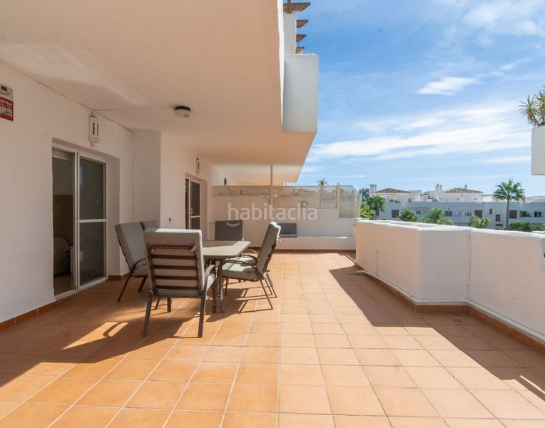 Foto dbd22a75-568f-4b10-a0ae-bd280d62fecb. Pis amb xemeneia aparcament piscina a Villacana - Costalita - Saladillo Estepona