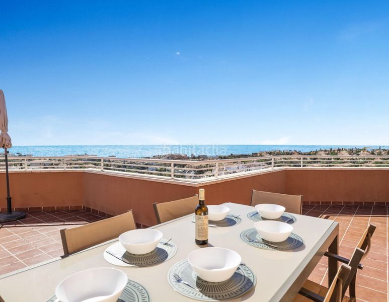 Foto 1381c42a-dcc0-43ad-8b81-90c16672f927. Piso costa en El Faro de Calaburra - Chaparral Mijas