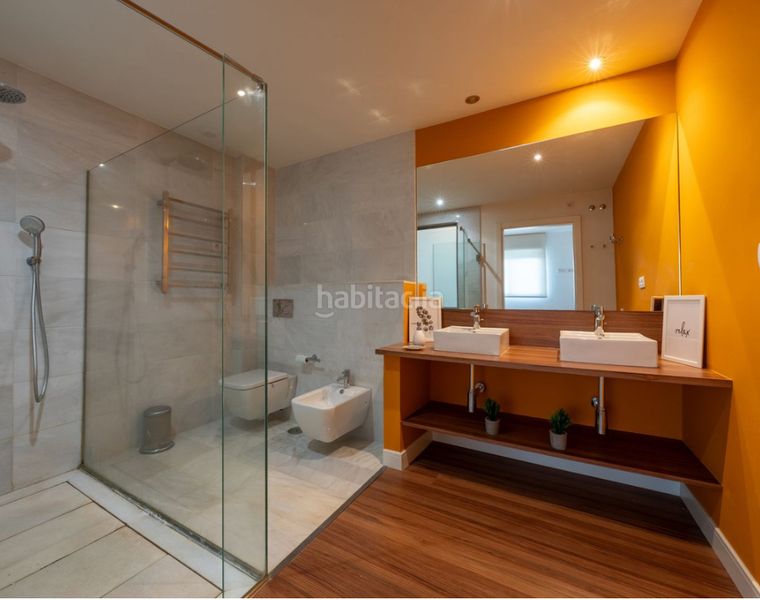 Foto e156824d-6648-49c1-8be1-041835e9e9db. Pis amb xemeneia aparcament a Playa de la Fontanilla Marbella