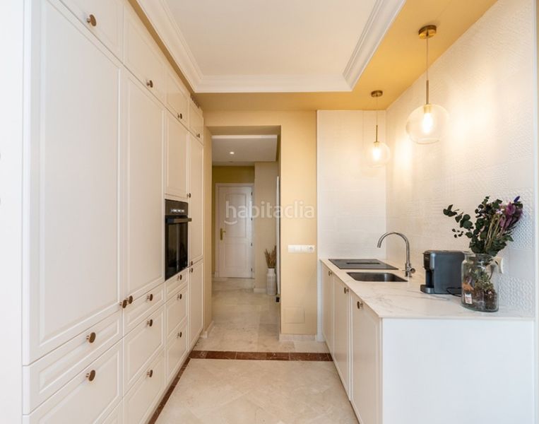 Foto 152c6762-a7df-4b1b-9ecf-4f1777d0c570. Pis amb xemeneia piscina a Real de Zaragoza Marbella