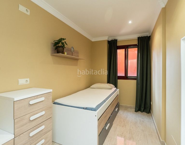 Foto 2551c4cd-52f0-4735-813f-af2f76be069f. Pis amb xemeneia piscina a Real de Zaragoza Marbella