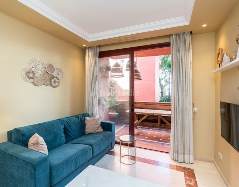 Foto 7f400835-3ed1-4eff-8c4b-0e2db62cfe82. Pis amb xemeneia piscina a Real de Zaragoza Marbella