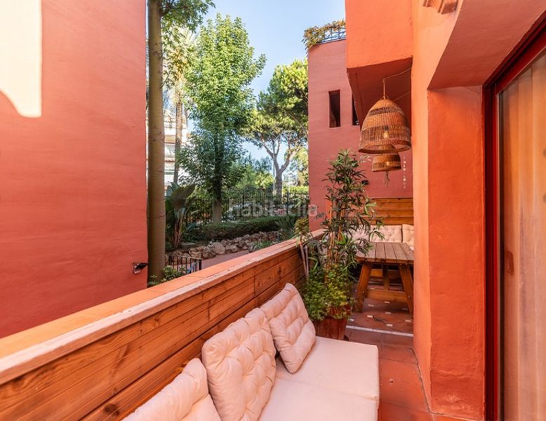 Foto dcff11d5-0c64-468d-b0f4-a9a64f4cb9c2. Pis amb xemeneia piscina a Real de Zaragoza Marbella