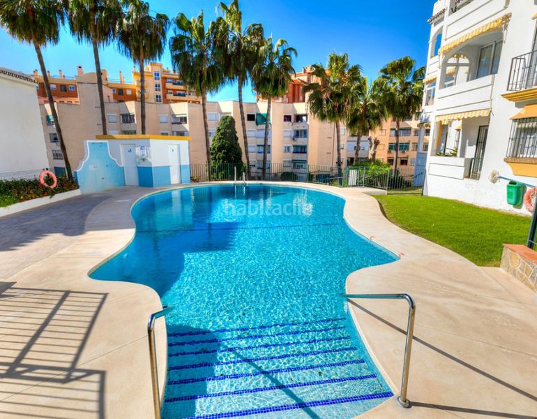 Foto c8401d99-f868-4b68-9788-7e8a5ff57384. Pis amb xemeneia piscina a Torreblanca del Sol Fuengirola