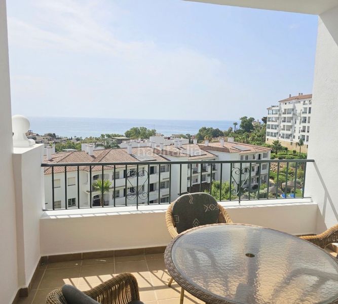 Foto db172af3-f2e4-4f2d-9bac-314c211e8350. Pis amb xemeneia aparcament piscina a la cala Mijas Mijas