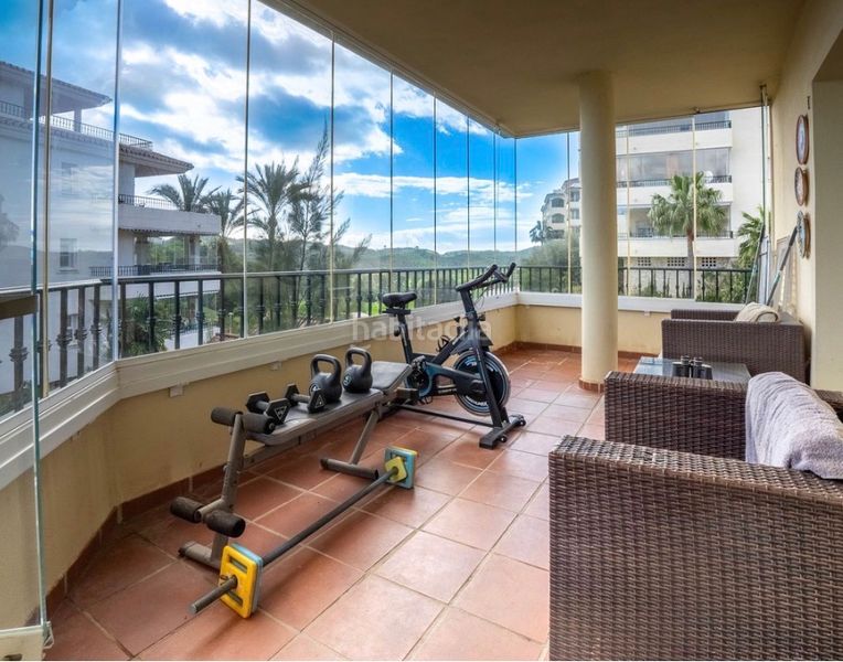 Foto b31ae1ab-4fa6-4c6f-8afa-b62ddb01b532. Pis amb xemeneia aparcament piscina a La Cala Golf - Lagar Martell Mijas