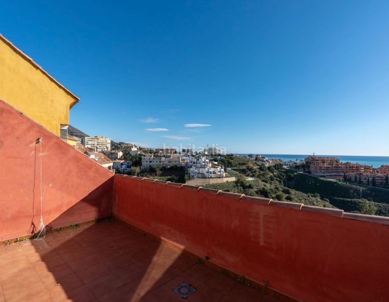 Foto 0a94574b-2e5c-482c-85d8-10161a6716c6. Pis amb xemeneia aparcament piscina a Los Pacos Fuengirola