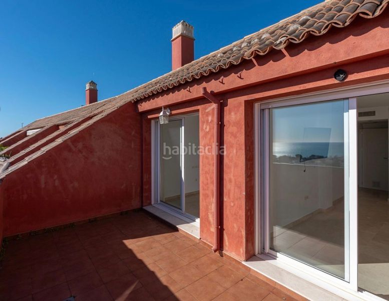 Foto 2a82200d-8b4a-43a3-abbd-23f30ccfecfe. Pis amb xemeneia aparcament piscina a Los Pacos Fuengirola