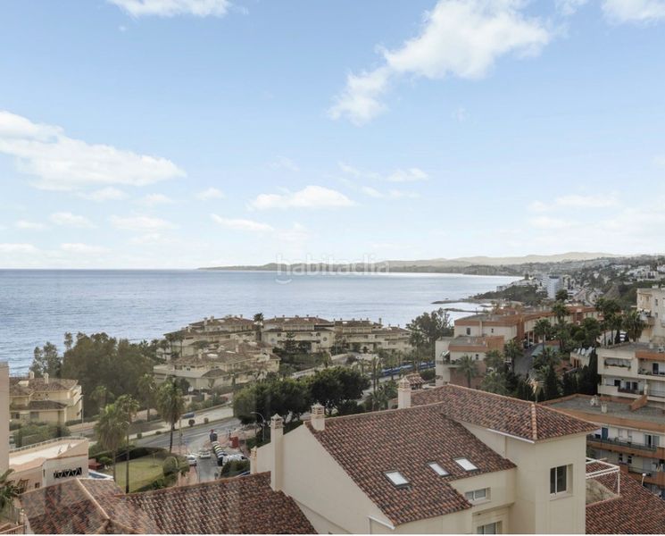 Foto 0bb30c6c-92a5-495c-8817-99d87890568d. Pis amb xemeneia piscina a Nueva Torrequebrada Benalmádena