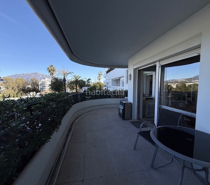 Foto bf777c57-09c1-4bc7-964a-b73f674235fb. Pis amb xemeneia aparcament a Guadalmina Alta Marbella