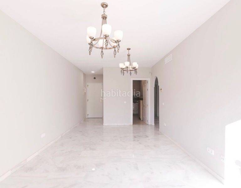 Foto 80236792-fb84-4a46-b2c5-7326828887f7. Pis amb xemeneia aparcament piscina a reserva de Marbella Marbella