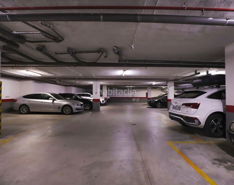 Foto 8800799f-edb1-4cff-ae69-cdfc35d944c4. Pis amb xemeneia aparcament piscina a reserva de Marbella Marbella