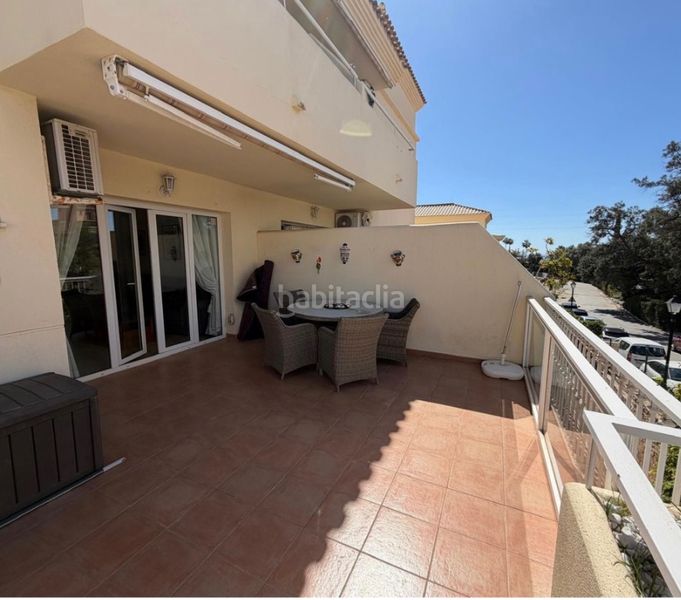 Foto e3a92581-2b0a-40e3-81e1-d8437c05f6a3. Pis amb xemeneia aparcament piscina a Torreblanca del Sol Fuengirola