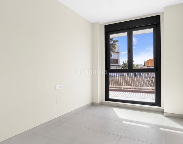 Foto 5b1d82cc-bb0e-4977-8ce1-e9e2e4815a04. Pis amb xemeneia aparcament piscina a la cala Mijas Mijas