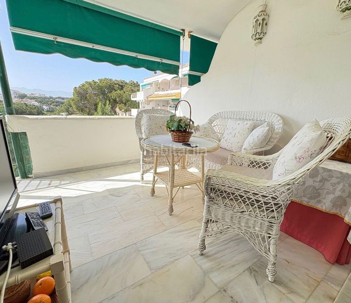 Foto 72323b07-4158-4cb4-a77e-d3d258271566. Pis amb xemeneia aparcament piscina a Cabopino - Artola Marbella