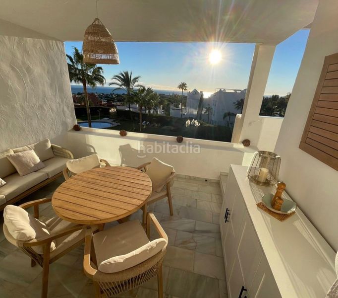 Foto 4d13e32a-a7e4-42fd-aa7a-31ecb1a6fdb5. Pis amb xemeneia aparcament piscina a reserva de Marbella Marbella
