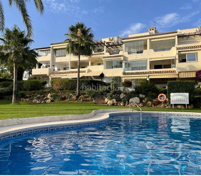 Foto e8ed73ae-0fc2-455a-a72c-a15a99d7585b. Pis amb xemeneia aparcament piscina a reserva de Marbella Marbella