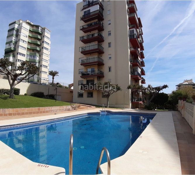 Foto 3afda374-58f5-40e7-a2ca-5c77000eb269. Pis amb xemeneia piscina a Centro ciudad Fuengirola