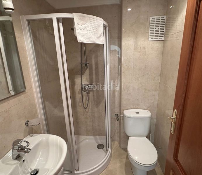 Foto 1a44f163-ca4b-4b8f-a803-a88968d13ba1. Pis amb xemeneia aparcament piscina a Mijas golf Mijas