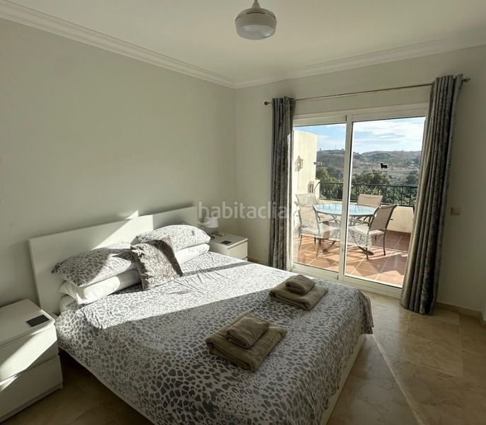 Foto 1dd0a2cd-d1cc-445f-8596-685e455ca94e. Pis amb xemeneia aparcament piscina a Mijas golf Mijas