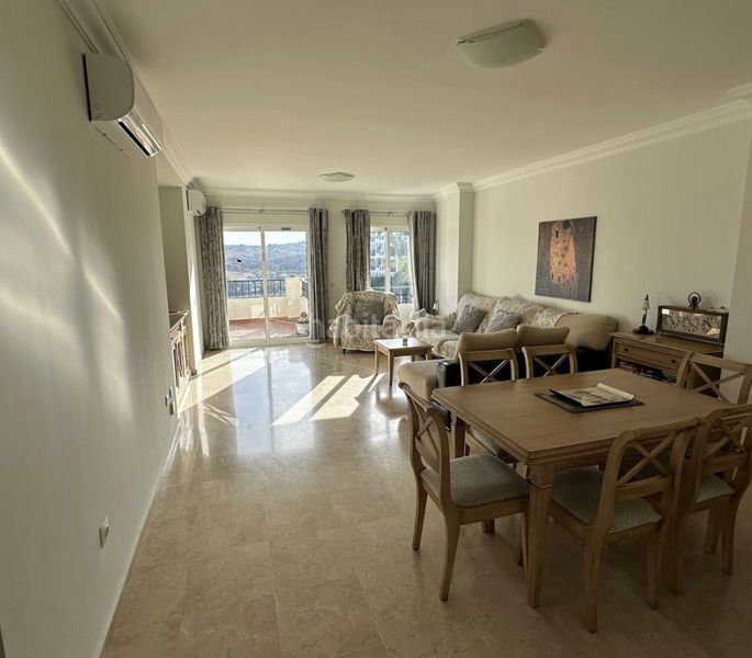 Foto 98223be5-2296-4858-b868-f8f06af109c8. Pis amb xemeneia aparcament piscina a Mijas golf Mijas