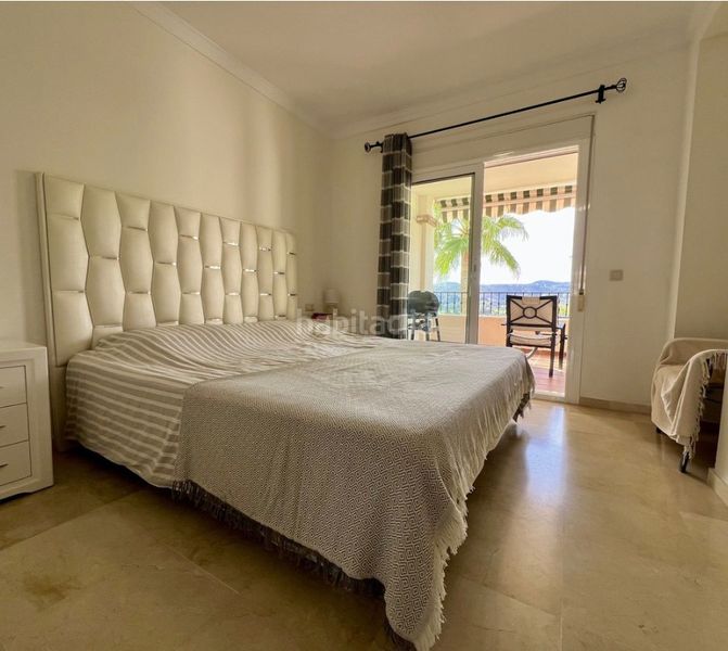 Foto b5dd2989-552e-43d0-b3d1-fe7e2f68b095. Pis amb xemeneia aparcament piscina a Mijas golf Mijas
