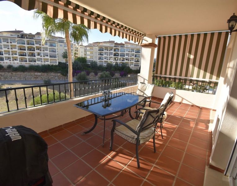 Foto bcfb8d36-bafd-45cd-ba51-1b54fd1f2220. Pis amb xemeneia aparcament piscina a Mijas golf Mijas