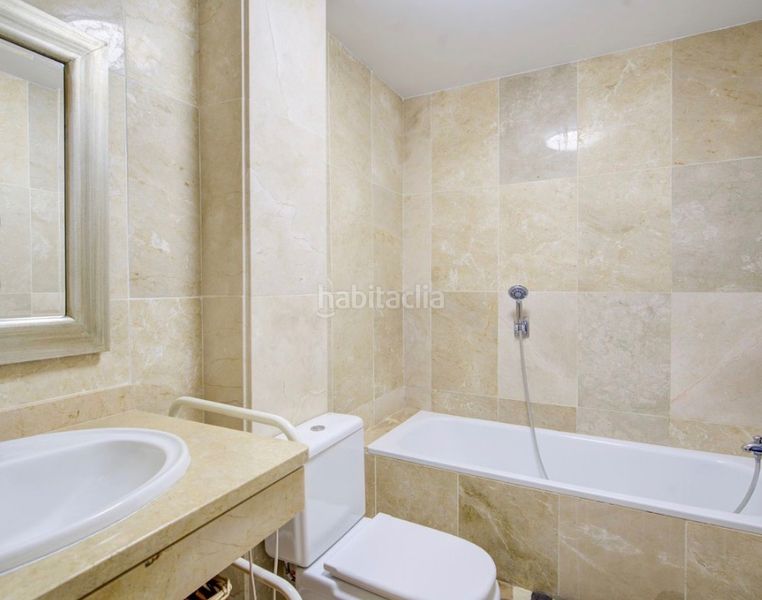 Foto 40eed3eb-a70b-4832-b348-ea6635132db8. Pis amb xemeneia aparcament piscina a la cala Mijas Mijas