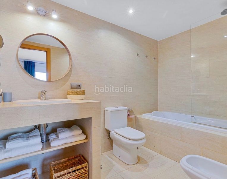 Foto 46c0bfdc-6110-493c-8839-efebad43a2b9. Pis amb xemeneia aparcament piscina a la cala Mijas Mijas