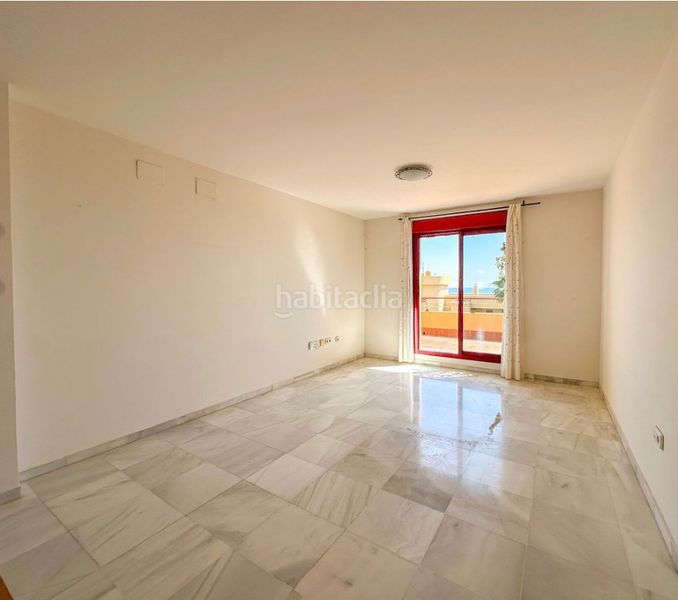Foto d0090380-6651-4792-9c81-b07de5bd53c8. Pis amb xemeneia aparcament piscina a la cala Mijas Mijas