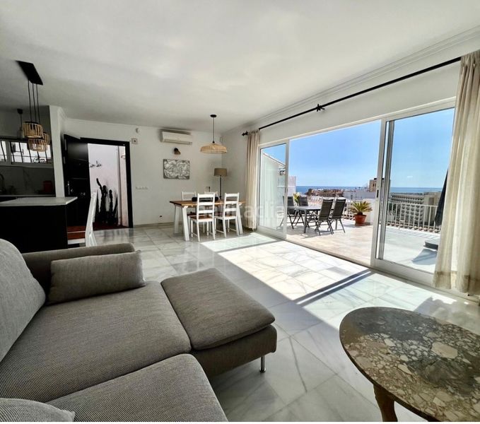 Foto 7ca9e3ed-31b4-4282-9ee1-db5ce53dbed9. Casa amb xemeneia aparcament a Torreblanca del Sol Fuengirola