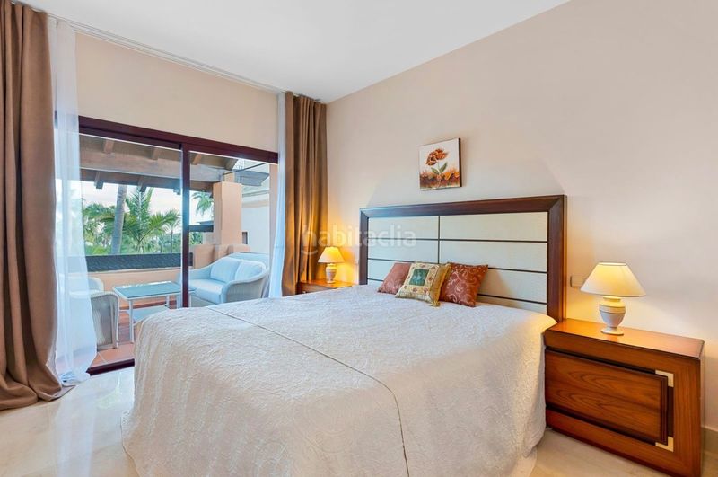 Foto 0112356d-9544-46a7-b5b4-5d1ed639502e. Àtic amb xemeneia aparcament piscina a Nueva Alcántara Marbella