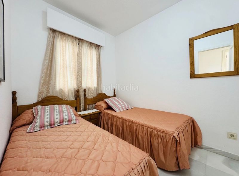 Foto 54b86e28-4791-4fe9-bd09-443a7e4d888e. Pis amb xemeneia aparcament piscina a San Luis de Sabinillas Manilva