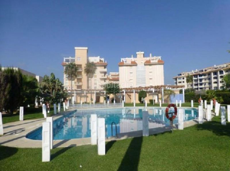 Foto d5f15612-d331-4f0b-bacb-47ef4b7a31bd. Pis amb xemeneia aparcament piscina a San Luis de Sabinillas Manilva