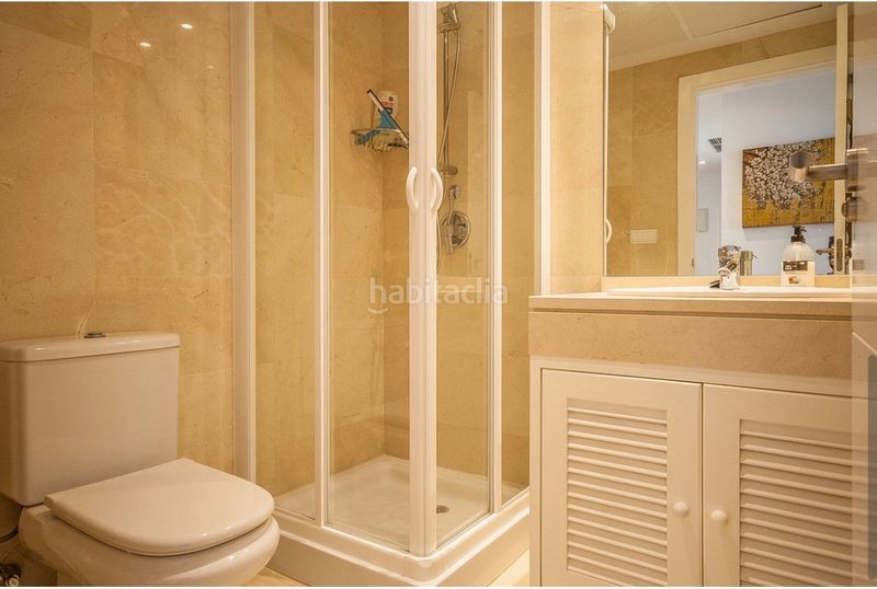 Foto 49f13eda-c639-4674-9702-63e96d663cf7. Pis amb xemeneia aparcament piscina a Santa María Marbella