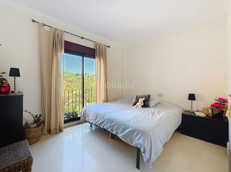 Foto 6d5b9b0a-b81f-428c-8581-4d7e9f3838df. Pis amb xemeneia aparcament piscina a Chullera Manilva