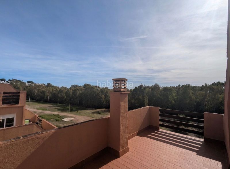 Foto d864bbb7-4362-4901-9caa-7974a8c96f43. Pis amb xemeneia aparcament piscina a Casares golf - Casares del sol Casares