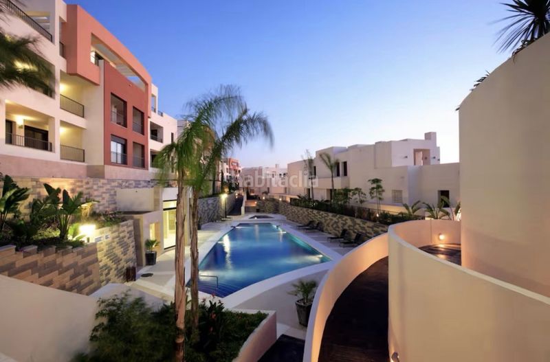 Foto fc01637d-4747-491c-b907-8e2dd08a32d8. Pis amb xemeneia aparcament piscina a Alto de los Monteros Marbella