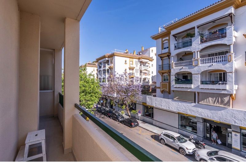 Foto 46339b44-71b1-4399-8ce6-7a340eb415c6. Pis amb xemeneia a Zona Miraflores Marbella