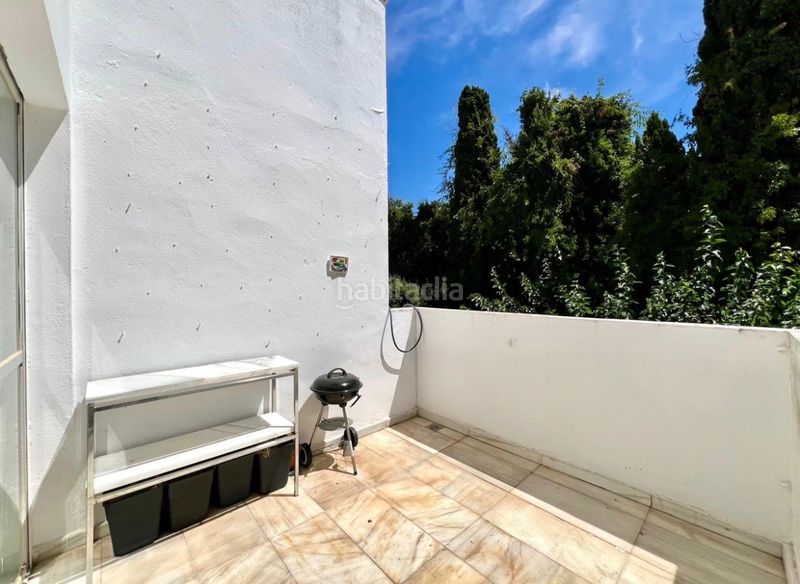 Foto 13e57ce4-aae4-4d8e-a2cb-60e5a2d905b0. Apartament amb xemeneia piscina a Romana Playa Marbella