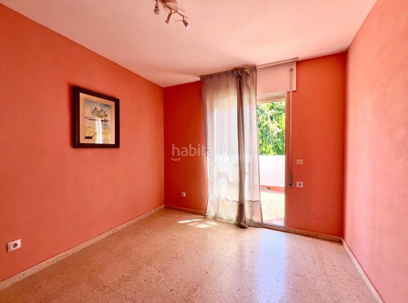 Foto fa5065e2-2888-4198-85fc-11b7fba53597. Apartament amb xemeneia piscina a Romana Playa Marbella