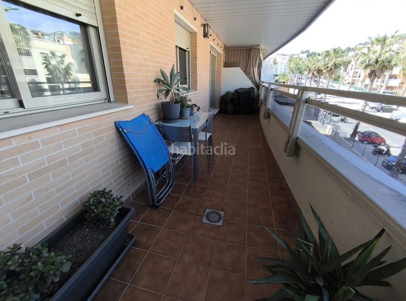 Foto c00e56bd-267e-4768-b9ae-3e76a4544e18. Pis amb xemeneia aparcament piscina a Montemar Torremolinos