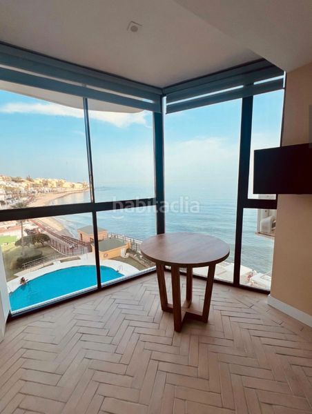 Foto f098a7fb-6b03-4489-a588-80a40dbb103e. Pis amb xemeneia piscina a Calahonda Mijas